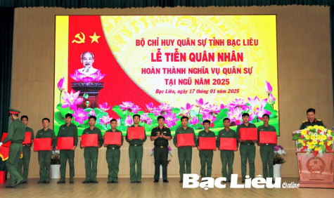 Bộ CHQS tỉnh: Tiễn quân nhân hoàn thành nghĩa vụ quân sự tại ngũ năm 2025