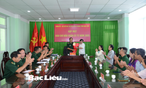 Bộ đội Biên phòng gặp mặt báo chí đầu Xuân