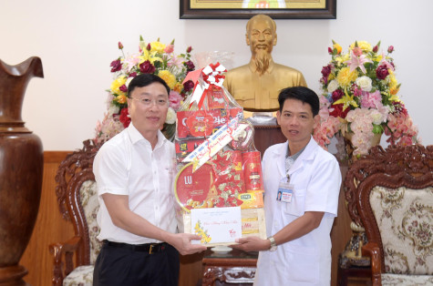 Tỉnh ủy, HĐND, UBND, Ủy ban MTTQ Việt Nam tỉnh: Thăm, chúc tết các đơn vị, cơ sở y tế trên địa bàn TP. Cần Thơ