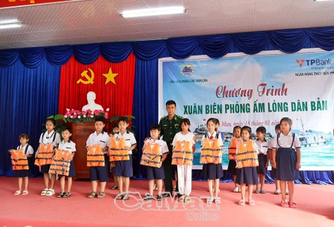 “Xuân biên phòng ấm lòng dân bản”