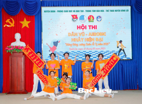 Sôi nổi sân chơi cho thanh thiếu nhi vui Xuân, đón Tết