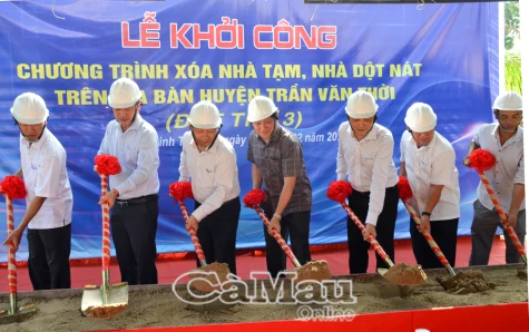 Khởi công chương trình xoá nhà tạm, nhà nột nát trên địa bàn huyện Trần Văn Thời