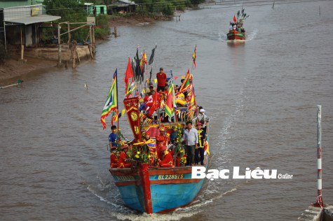 Tưng bừng lễ hội tháng Giêng