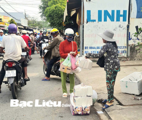 Khăn giấy kém chất lượng tràn lan trên thị trường