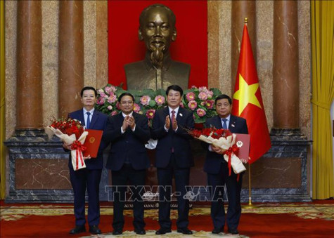 Các ông Mai Văn Chính và Nguyễn Chí Dũng làm Phó Thủ tướng Chính phủ