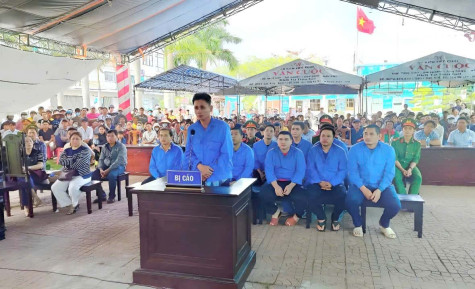 Xét xử 11 đối tượng vi phạm về chống khai thác IUU