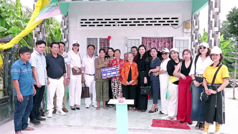 Ban Kinh tế HĐND huyện Phước Long: Bàn giao nhà tình thương cho hộ có hoàn cảnh đặc biệt khó khăn