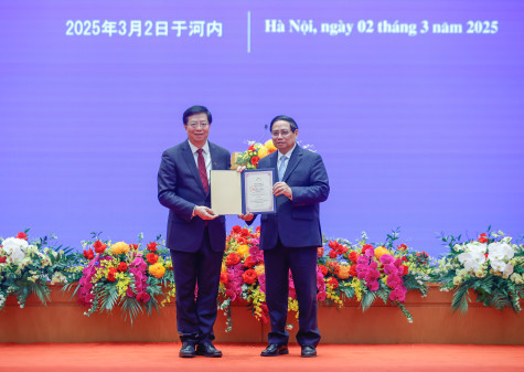 Lễ trao danh hiệu “Giáo sư danh dự” Đại học Thanh Hoa tặng Thủ tướng Phạm Minh Chính
