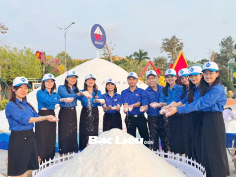 Giới trẻ Bạc Liêu hào hứng với Festival nghề Muối