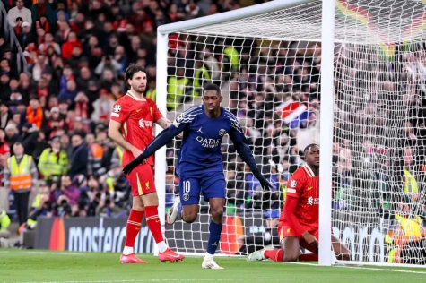 Thủ thành Donnarumma toả sáng, PSG vào tứ kết Champions League