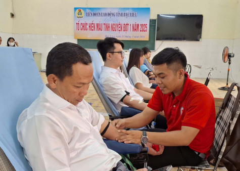Hơn 150 cán bộ, đoàn viên, người lao động tham gia hiến máu tình nguyện