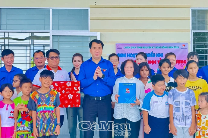 Ðảng viên trẻ phải luôn xung kích, đi đầu