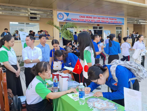 Đa dạng hóa cách thức hỗ trợ kết nối doanh nghiệp với người lao động