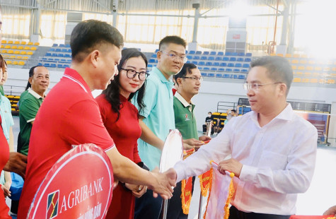 Hơn 200 vận động viên tranh tài tại Hội thao truyền thống Agribank Bạc Liêu
