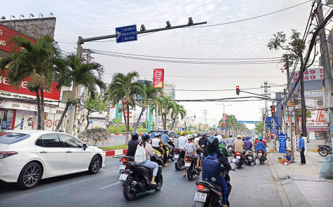 Xử lý dứt điểm bất cập của đèn tín hiệu, biển báo giao thông trong tháng 4