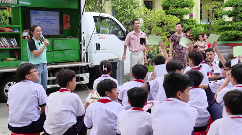 Phục vụ 18 chuyến xe thư viện lưu động chào mừng Ngày Sách và Văn hóa đọc