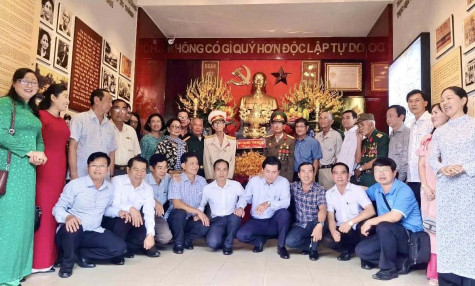 Bạc Liêu thăm TP. Hồ Chí Minh nhân kỷ niệm 50 năm Ngày Giải phóng miền Nam, thống nhất đất nước