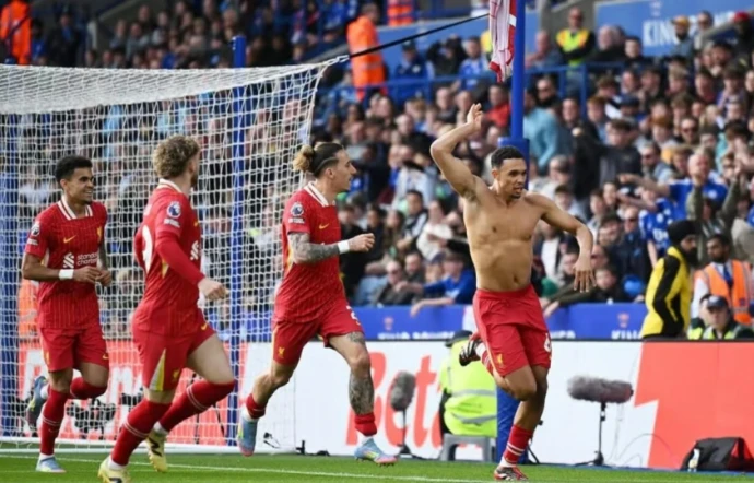 Bóng lăn vòng 33, Liverpool tiến sát ngôi vương