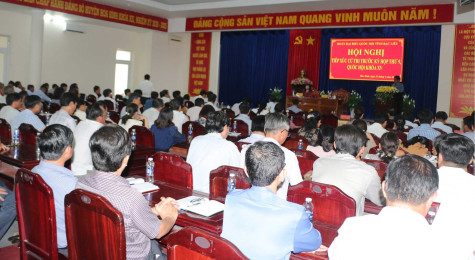 Đoàn đại biểu Quốc hội tỉnh tiếp xúc cử tri huyện Hòa Bình
