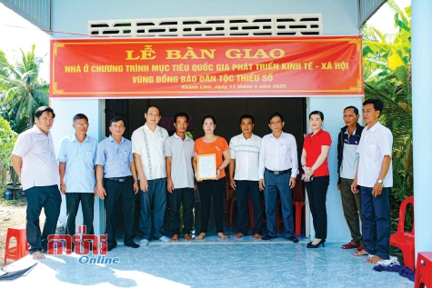 កាត់បន្ថយក្រ លើកកម្ពស់ជីវភាពបងប្អូនជនរួមជាតិ