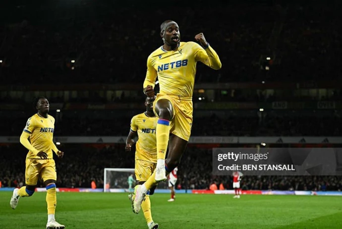 Arsenal hòa nghẹt thở trước Crystal Palace tại Emirates