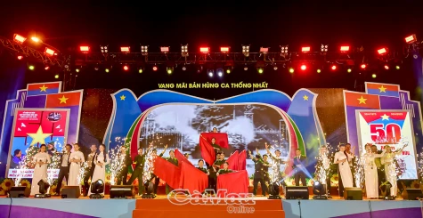 Chương trình nghệ thuật "Vang mãi bản hùng ca thống nhất"