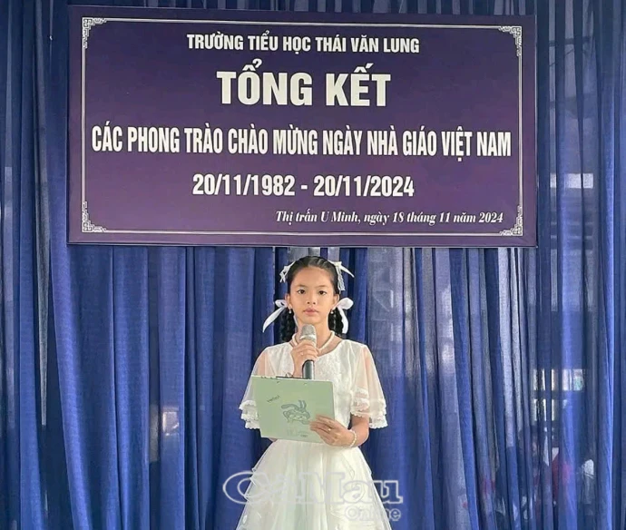 Liên đội trưởng Cháu ngoan Bác Hồ