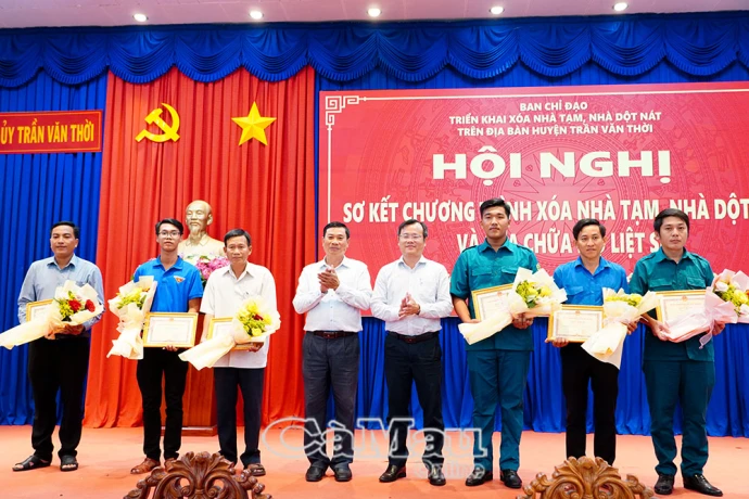 Xoá nhà tạm, dột nát ở huyện Trần Văn Thời đạt gần 95%