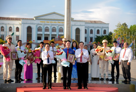 Những tập thể được tuyên dương trong học tập và làm theo Bác