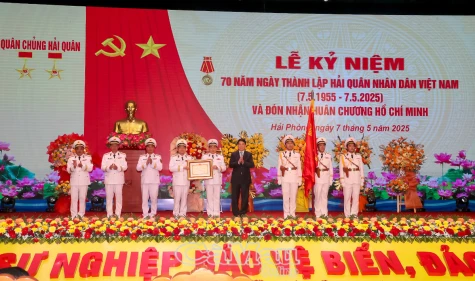 Hải quân Nhân dân Việt Nam kỷ niệm 70 năm thành lập và đón nhận Huân chương Hồ Chí Minh