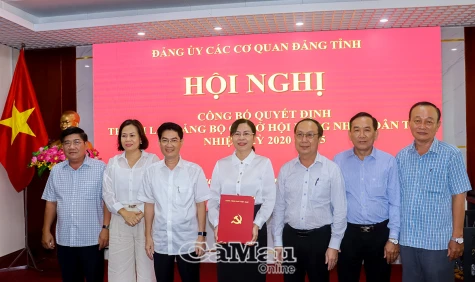 Thành lập Đảng bộ cơ sở Hội đồng Nhân dân tỉnh Cà Mau