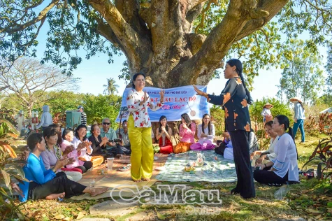 Tô thắm thêm tình đoàn kết dân tộc