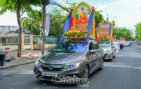 Trang nghiêm lễ rước “Kim Thân Phật”