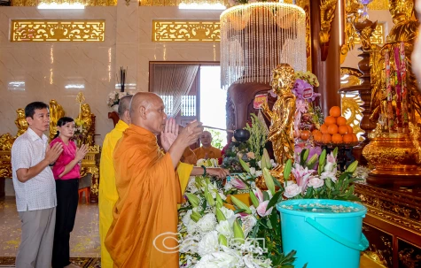 Trang nghiêm Lễ tắm Phật