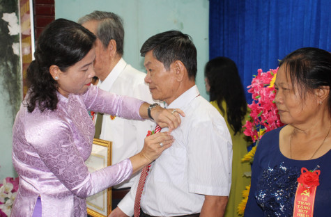TP. Bạc Liêu trao tặng Huy hiệu Đảng cho 31 đảng viên