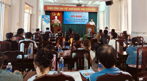 Có gần 200 người lao động tham gia các phiên giao dịch định kỳ