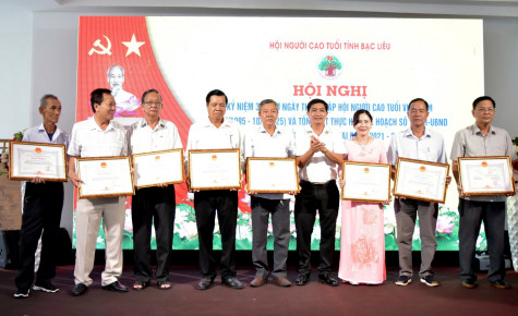 Tổng kết Đề án nhân rộng mô hình Câu lạc bộ “Liên thế hệ tự giúp nhau”