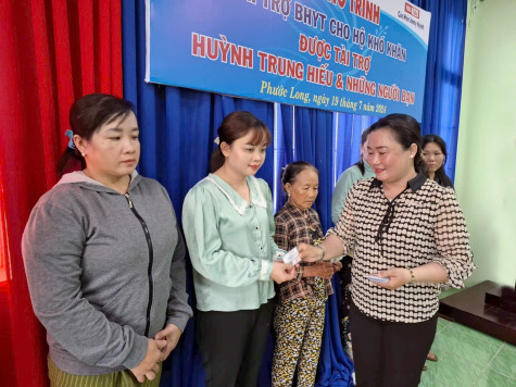 Tiếp tục tuyên truyền người dân tham gia bảo hiểm xã hội tự nguyện và bảo hiểm y tế