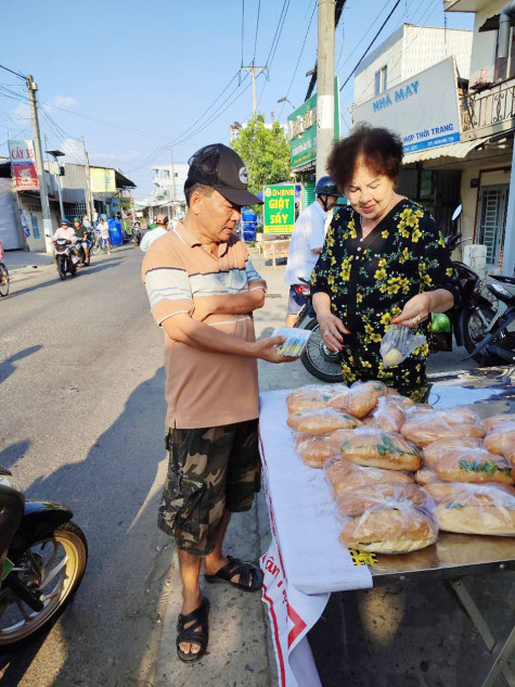 Gắn kết tình nhân ái qua những suất ăn 0 đồng
