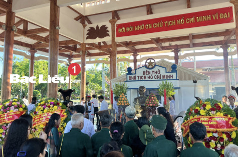 Triệu tấm lòng kính yêu Bác