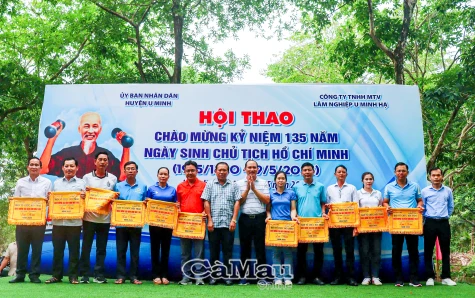 Sôi nổi hội thao mừng sinh nhật Bác 