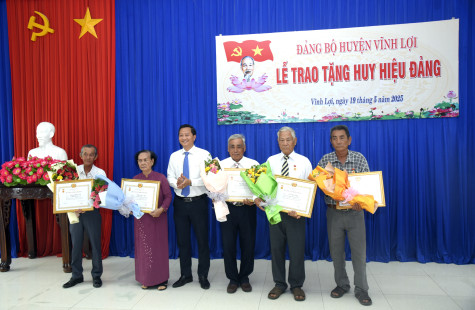 Nhiều hoạt động nhân kỷ niệm 135 năm Ngày sinh Chủ tịch Hồ Chí Minh