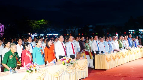 Kỷ niệm 75 năm thành lập huyện Trần Văn Thời và chương trình nghệ thuật đặc biệt kỷ niệm 135 năm ngày sinh của Bác