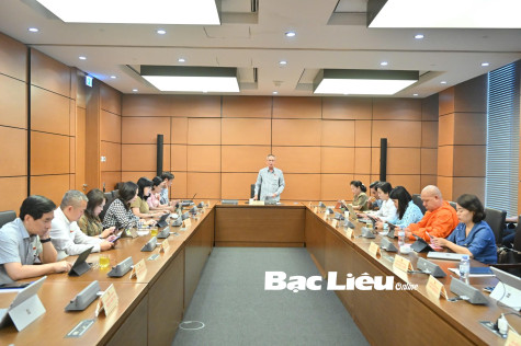 Quốc hội tiếp tục thảo luận ở tổ các dự án Luật