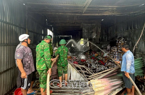 Kịp thời dập tắt một vụ cháy nhà dân