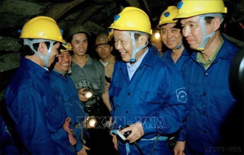 ĐỒNG CHÍ TRẦN ĐỨC LƯƠNG - NHÀ LÃNH ĐẠO CÓ NHIỀU ĐÓNG GÓP QUAN TRỌNG CHO SỰ NGHIỆP ĐỔI MỚI, PHÁT TRIỂN ĐẤT NƯỚC VÀ BẢO VỆ TỔ QUỐC