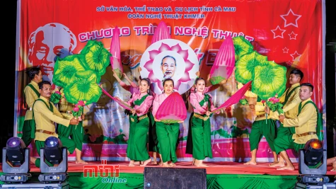 ខែឧសភានឹកអ៊ំ