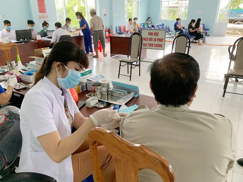 Đẩy mạnh phòng, chống bệnh sốt xuất huyết, tay chân miệng, COVID-19