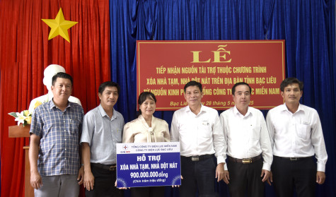 Tổng Công ty Điện lực miền Nam: Hỗ trợ Bạc Liêu 900 triệu đồng thực hiện Chương trình “Xóa nhà tạm, nhà dột nát”