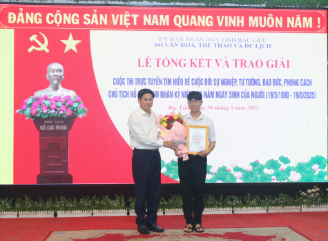 Trao giải Cuộc thi trực tuyến tìm hiểu về cuộc đời, sự nghiệp, tư tưởng, đạo đức, phong cách Chủ tịch Hồ Chí Minh